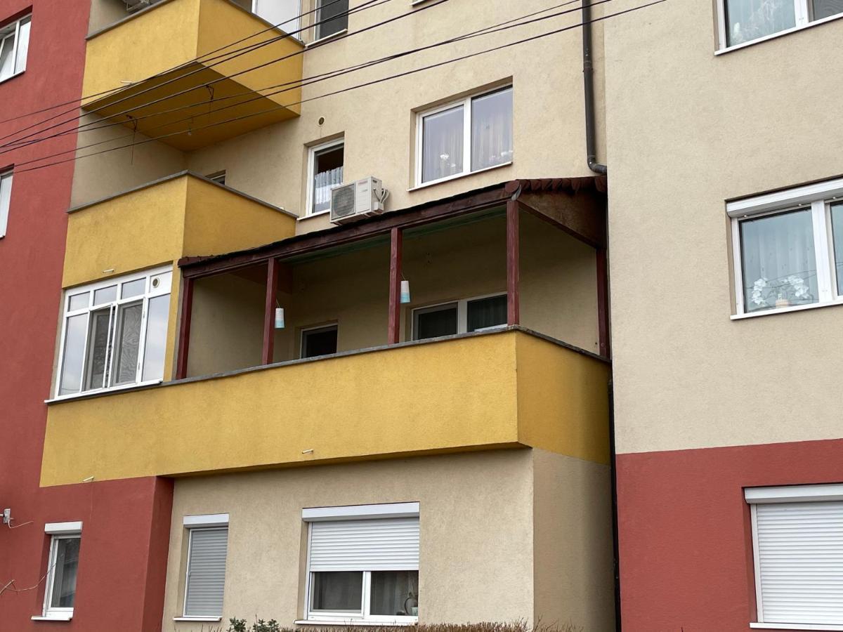 Motorway Alfa Apartament Apartment Arad Ngoại thất bức ảnh