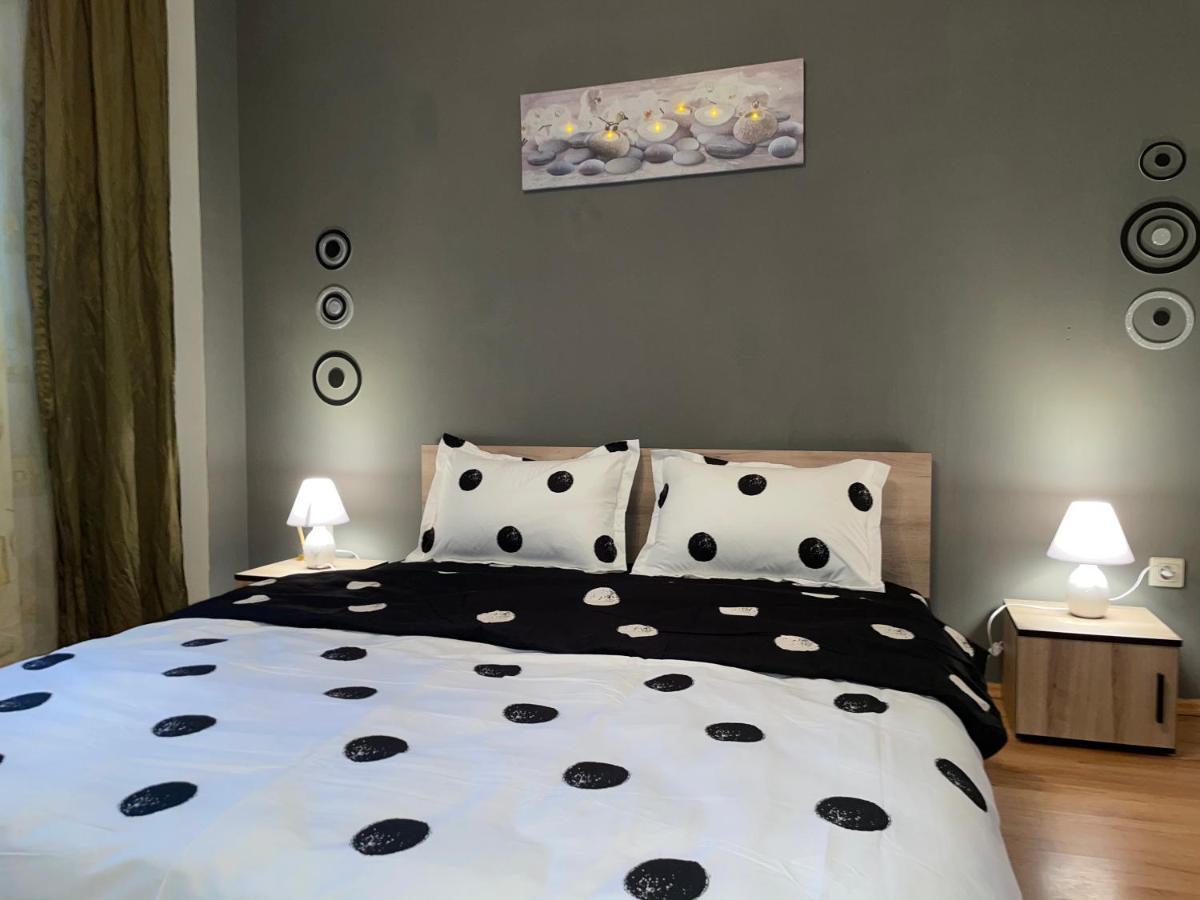 Motorway Alfa Apartament Apartment Arad Ngoại thất bức ảnh